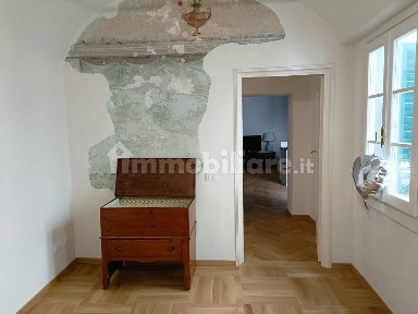 Trilocale ottimo stato, primo piano, Piazza della Sala, Pistoia