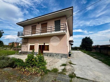 Trilocale via bornenghi 1, Rivara