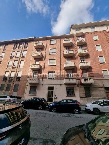 Bilocale via Arona 4, Campidoglio, Torino