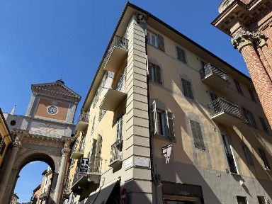 Trilocale via San Filippo 1, Centro Storico, Chieri