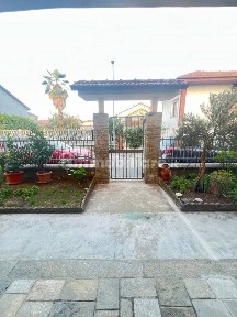 Trilocale via Aceri 18, Centro, Caselle Torinese