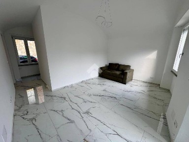 Bilocale via Cavour 22, Centro, Leinì