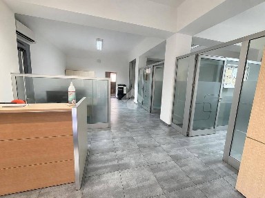 Locale commerciale in Affitto