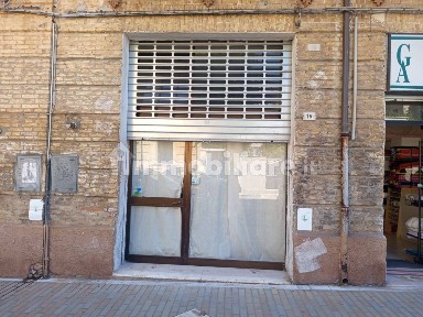 Locale commerciale in Affitto