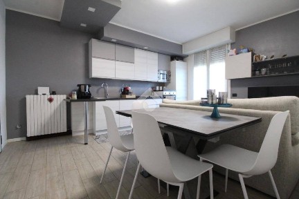 Trilocale via di Mezzo 18, Veggia Villalunga, Casalgrande