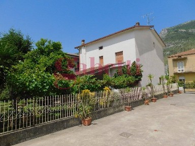 Terratetto unifamiliare via Leonardo Da Vinci, S/N, Centro, Venafro