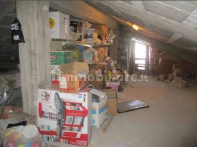 Magazzino all'asta via G. Lo Sardo 1, Santo Stefano di Rogliano