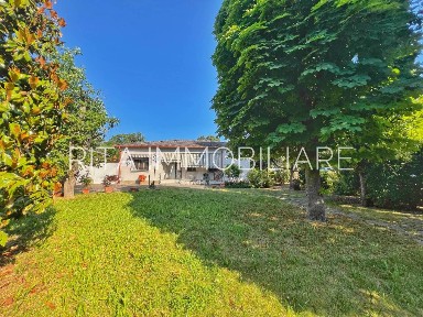Villa a schiera viale Michelangelo, Mulino, Savignano sul Panaro