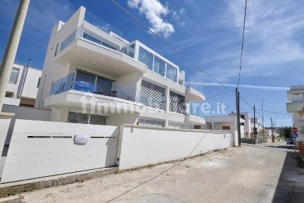 Trilocale via Enea 75, Leuca, Castrignano del Capo