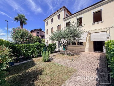Villa a schiera via Luigi Pirandello 16, Centro, San Donà di Piave