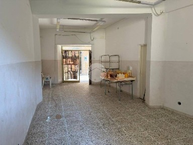 Locale commerciale in Vendita