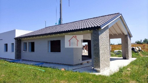 Villa bifamiliare via Nogariole, Giavera del Montello