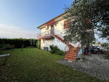 Villa bifamiliare via Circonvallazione Ovest, Castelfranco Veneto