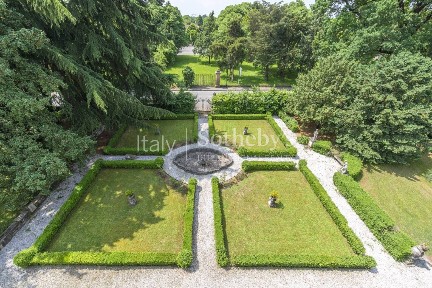 Villa unifamiliare via Roma, Centro, Paese