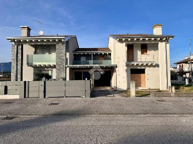 Villa bifamiliare via Valerio Giacobbo, San Zenone, San Zenone degli Ezzelini