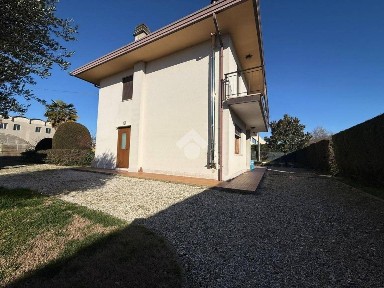 Villa unifamiliare via Evangelista Torricelli 13, Centro, Mogliano Veneto