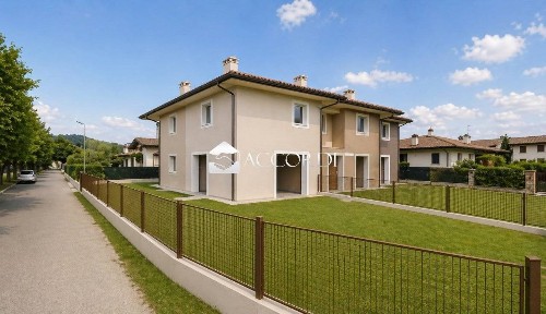 Villa bifamiliare via tiziano, Centro, Asolo
