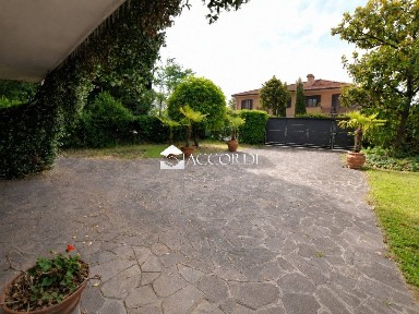 Villa unifamiliare via Santa Maria in Colle, Centro, Montebelluna