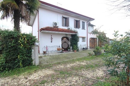 Villa unifamiliare via Calleselle, Fontanelle