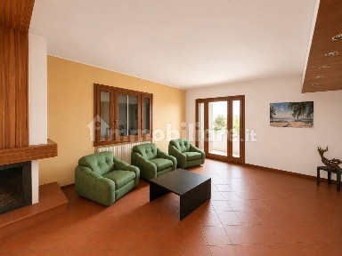 Villa bifamiliare via Giuseppe Garibaldi, Centro, Trevignano