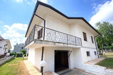Montebelluna, Via Ospedale, 15