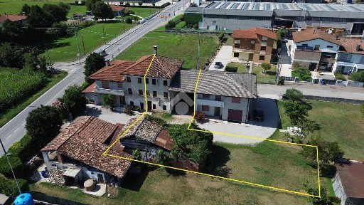 Villa plurifamiliare via Fontanelle, Ca' Moresco, Castello di Godego