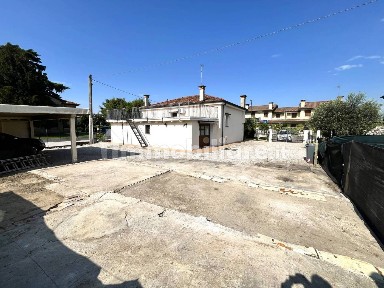 Villa unifamiliare via San Cipriano, Centro, Roncade