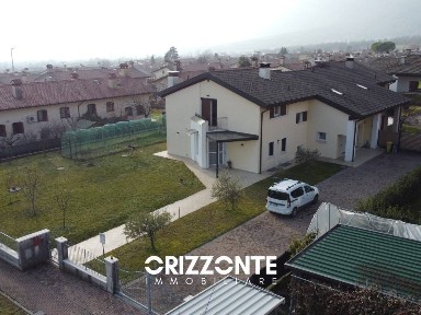 Villa bifamiliare via Rosales 8, Borso del Grappa
