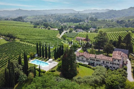 Villa unifamiliare via Adamello, Vittorio Veneto