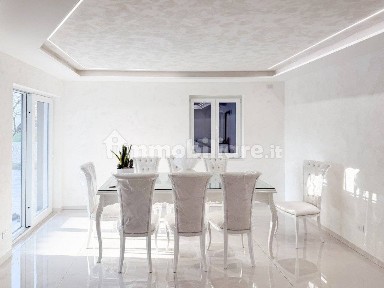 Villa bifamiliare via Trieste, Trevignano