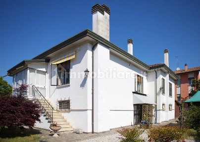 Villa bifamiliare via 2 Giugno 29, Frescada, Preganziol