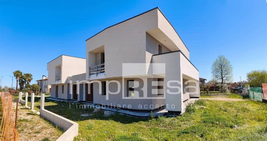 Villa bifamiliare via olimpia, Centro, Paese