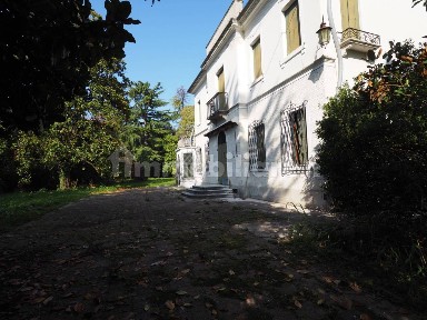 Villa plurifamiliare via Nuova Trevigiana Lughignano 64, Lughignano, Casale sul Sile