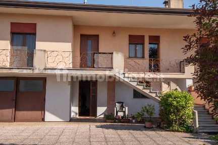 Villa bifamiliare via Nuova Trevigiana Lughignano 47, Frazioni di Casale sul Sile, Casale sul Sile