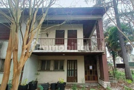 Villa all'asta viale P. Frassinetti 33, Oderzo
