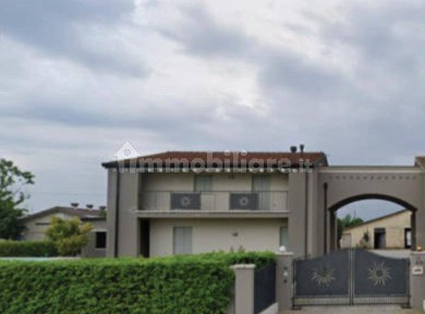 Villa all'asta via Avenali, Riese Pio X