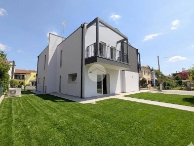 Villa bifamiliare via Petrarca 1, San Lazzaro - Ghirada, Treviso