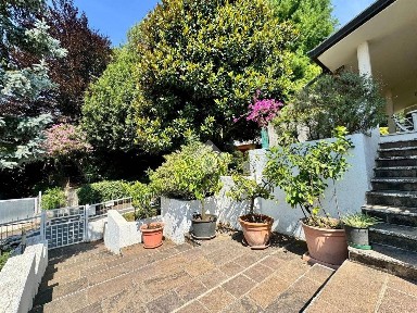 Villa unifamiliare via Montello, Centro, Montebelluna