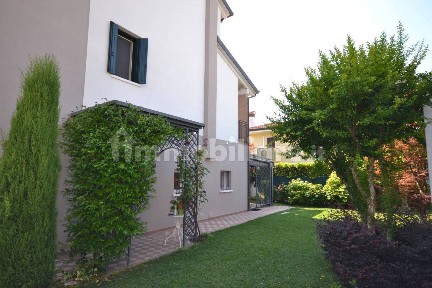 Villa bifamiliare via Cesare Pavese, Frescada, Preganziol