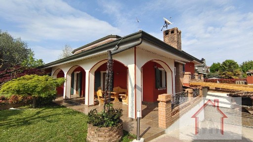 Villa unifamiliare, buono stato, 500 m², Arcade