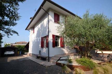 Villa plurifamiliare via Castagnole, Monigo, Treviso