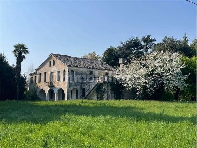 Villa unifamiliare via Guglielmo Marconi, Centro, Mogliano Veneto