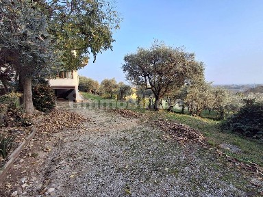 Volpago del Montello, Via Luigi Pastro, 2