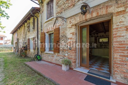 Villa unifamiliare via Fratelli Bandiera, Centro, Paese