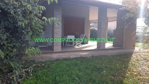Villa unifamiliare via bonisiolo, Centro, Casale sul Sile