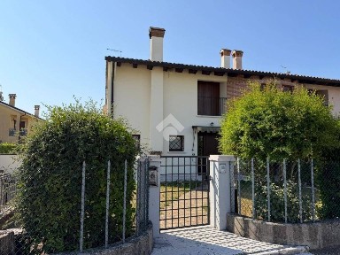 Villa bifamiliare via Brigata Julia, Onigo, Pederobba