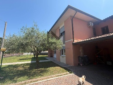 Villa unifamiliare via A. Boito 3, Paese