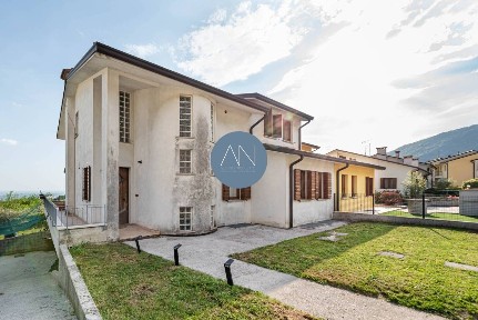 Villa bifamiliare, ottimo stato, 348 m², Centro, Fregona