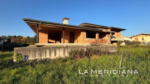 Villa unifamiliare via Montello 19, Centro, Montebelluna