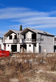 Villa bifamiliare via Feratine, Centro, Montebelluna